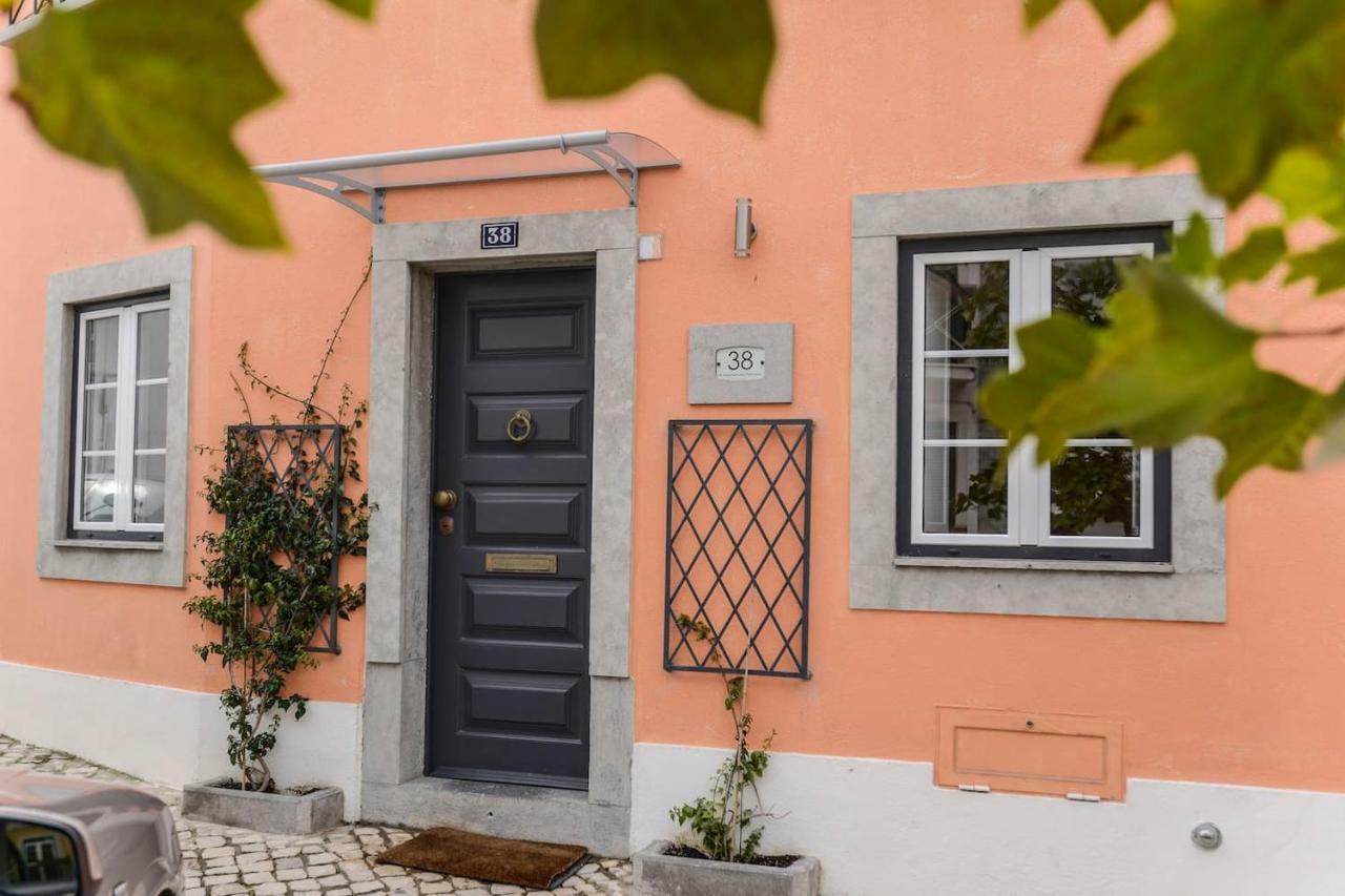 Апартаменты Seaside Family Townhouse - 100M From The Sea! Кашкайш Экстерьер фото